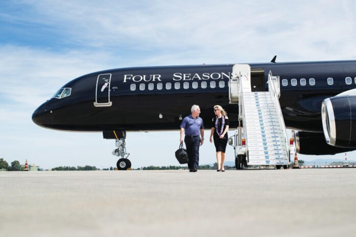 Από Αθήνα αναχωρεί το πολυτελές Four Seasons Private Jet για ταξίδια το 2023