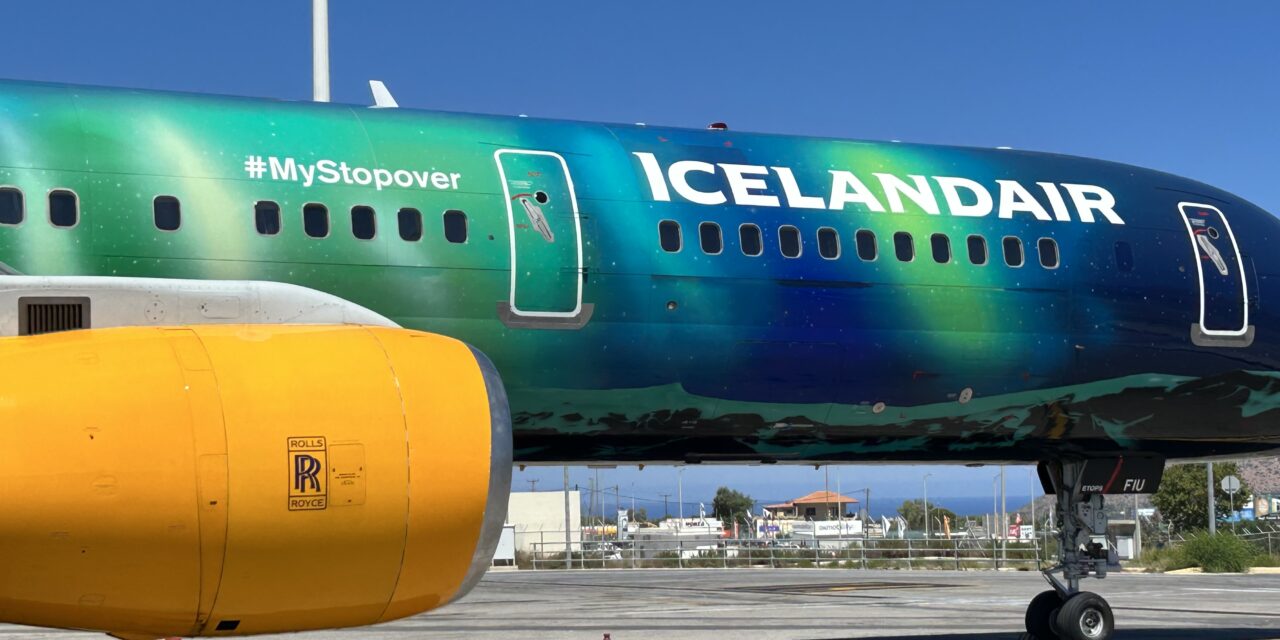 Icelandair bids farewell to its iconic “Hekla Aurora” with a final flight over Iceland